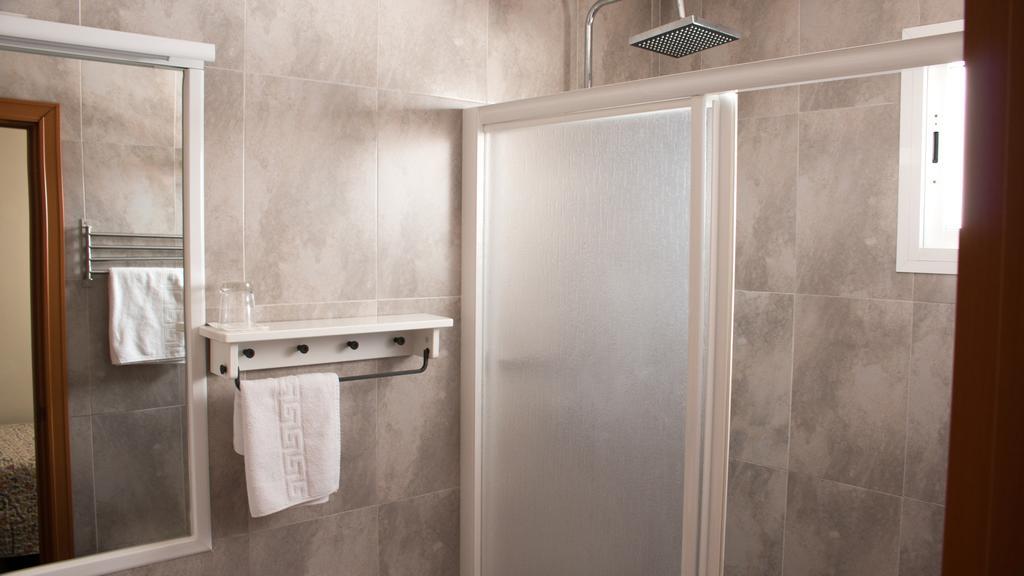 Hostal San Vicente II Севиля Екстериор снимка