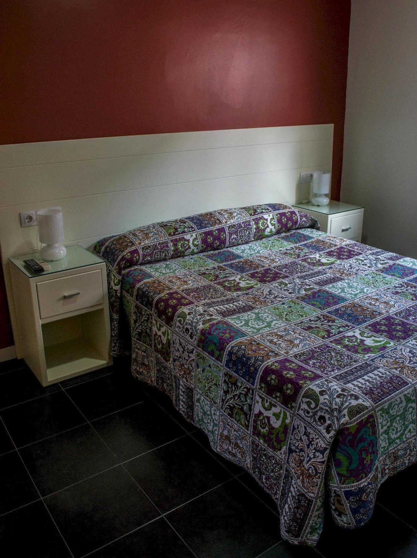 Hostal San Vicente II Севиля Екстериор снимка