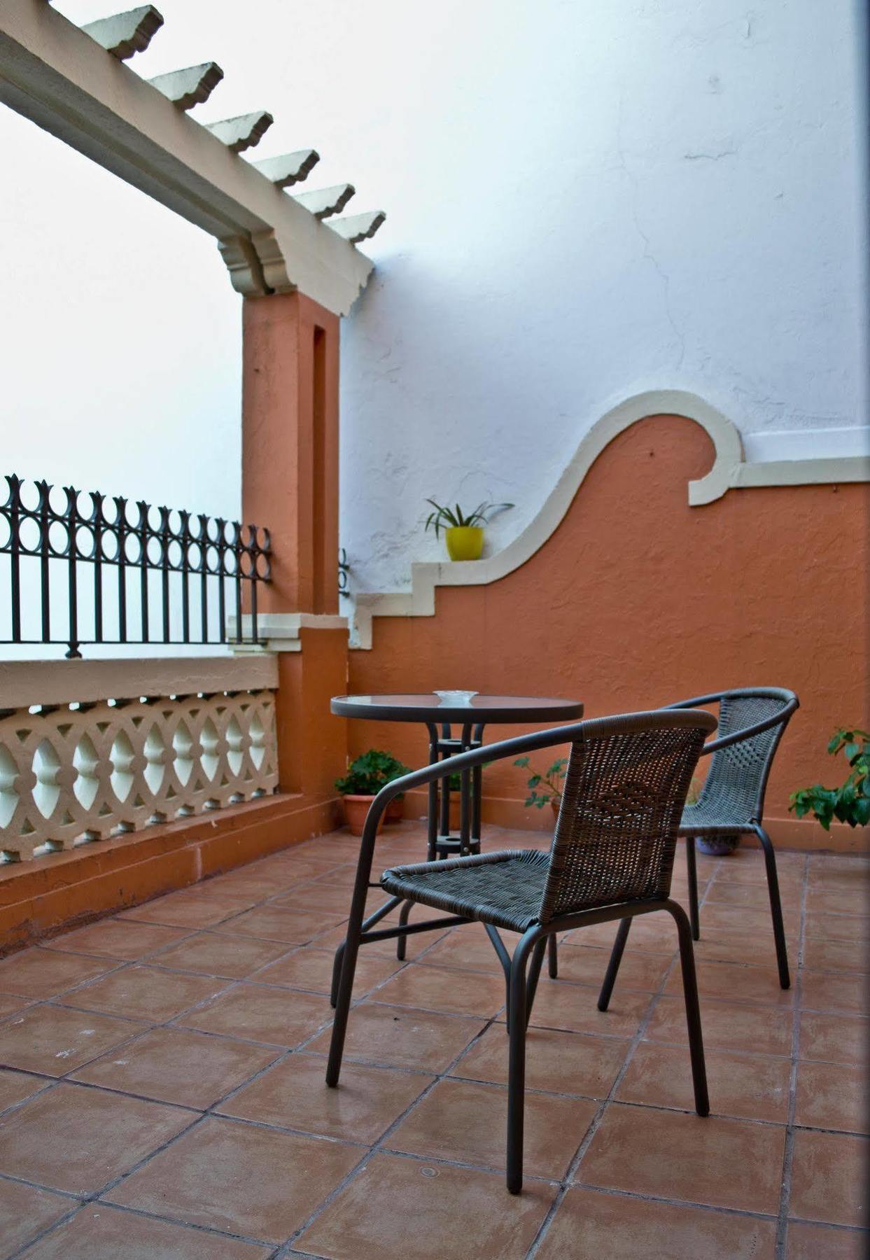Hostal San Vicente II Севиля Екстериор снимка