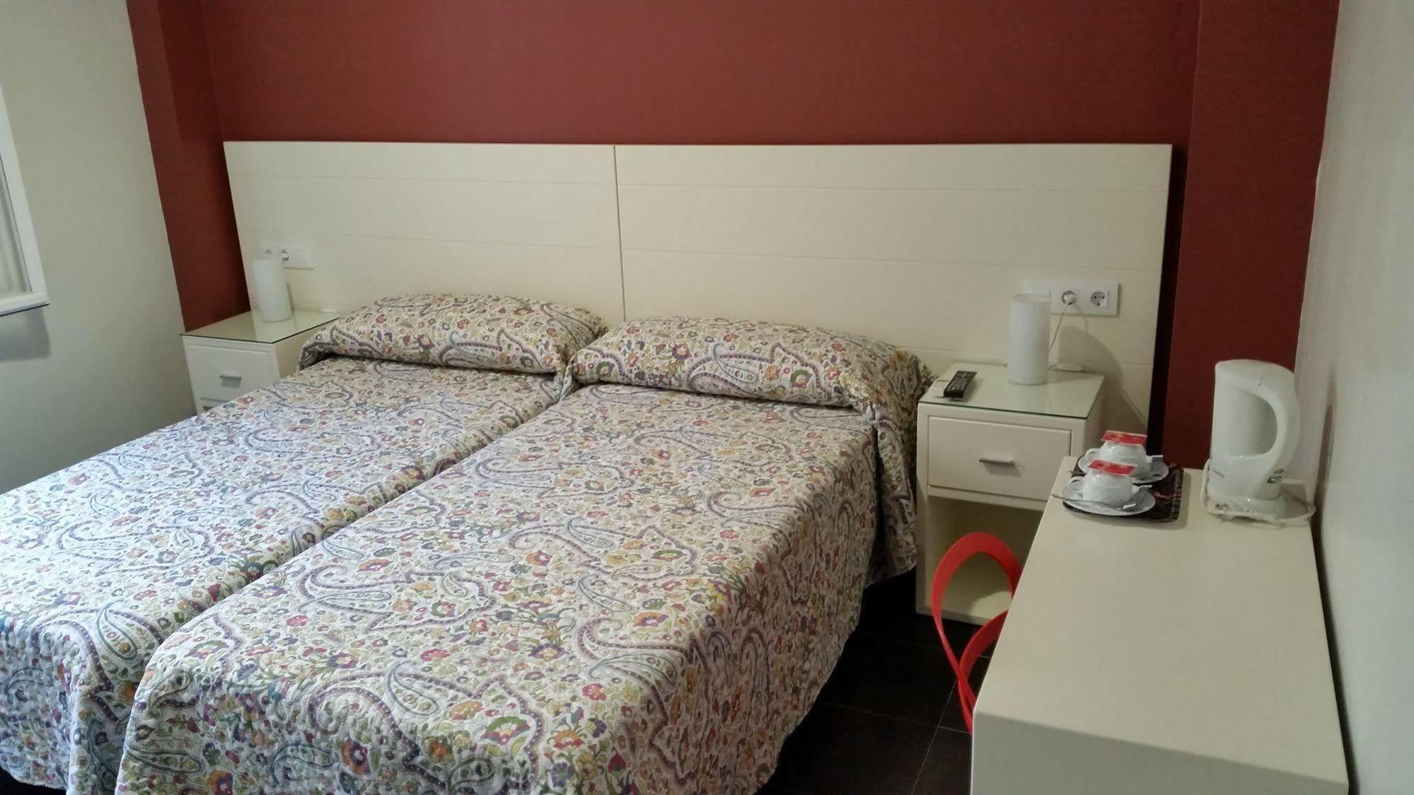 Hostal San Vicente II Севиля Екстериор снимка