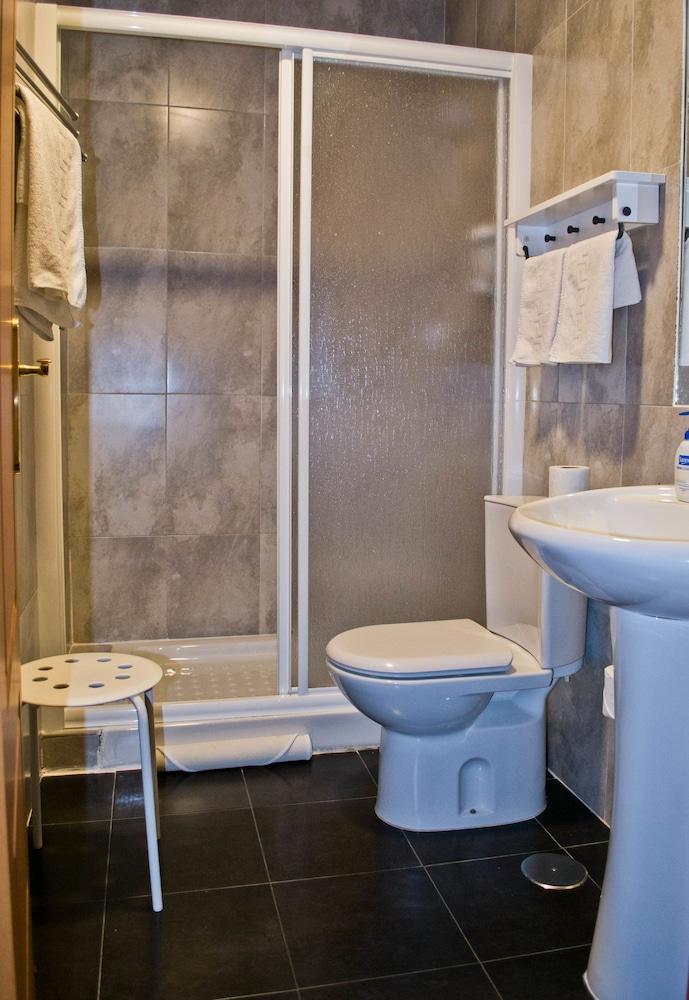 Hostal San Vicente II Севиля Екстериор снимка